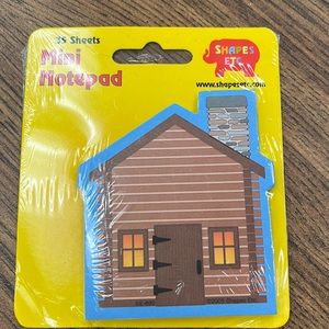Vintage mini note pad log cabin from Shapes Etc. new in package. 35 sheets